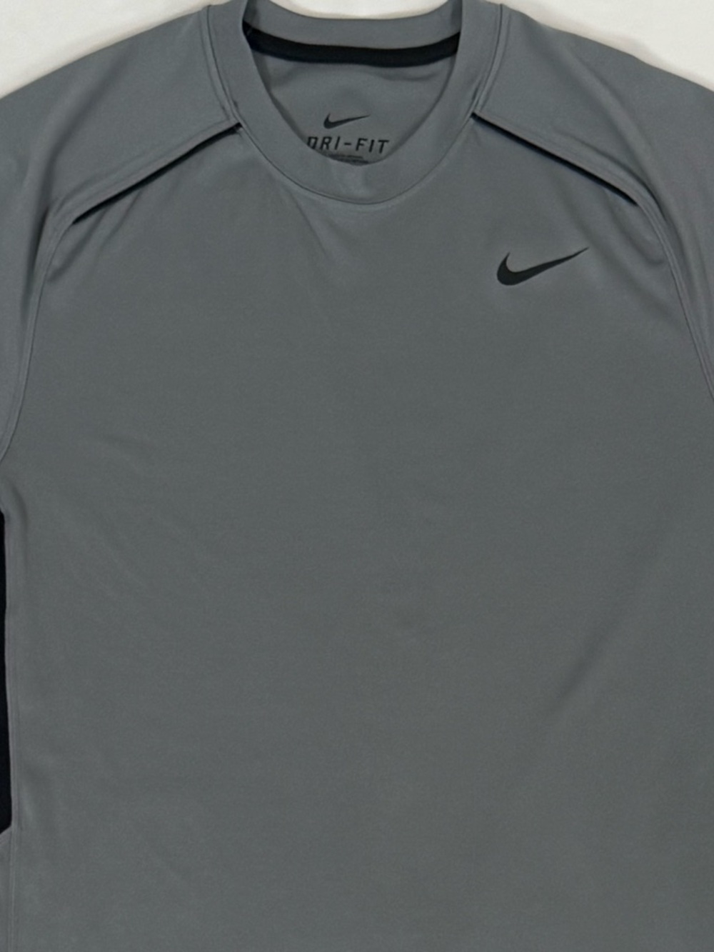 Nike Dri Fit Athletic Tee Shirt Short Sleeve  Gray/Black  Mens Size Medium